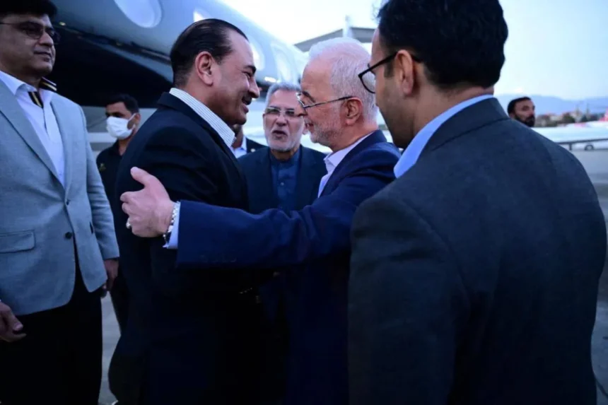قائد الجيش الباكستاني يجتمع مع وزير خارجية إيران في طهران | نافذة الشرق قائد الجيش الباكستاني يجتمع مع وزير خارجية إيران في طهران | نافذة الشرق