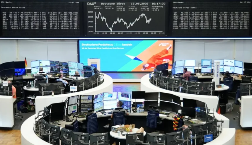 الأسهم الأوروبية تتراجع مع تعثر محادثات السلام الأميركية الإيرانية | نافذة الشرق الأسهم الأوروبية تتراجع مع تعثر محادثات السلام الأميركية الإيرانية | نافذة الشرق