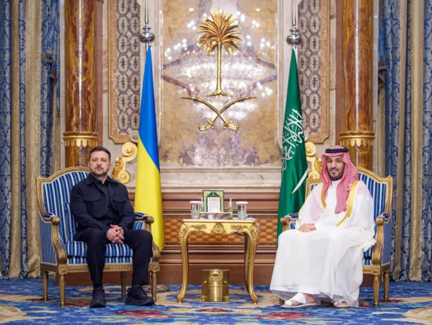 محمد بن سلمان وزيلينسكي يستعرضان المستجدات الإقليمية والدولية | نافذة الشرق محمد بن سلمان وزيلينسكي يستعرضان المستجدات الإقليمية والدولية | نافذة الشرق
