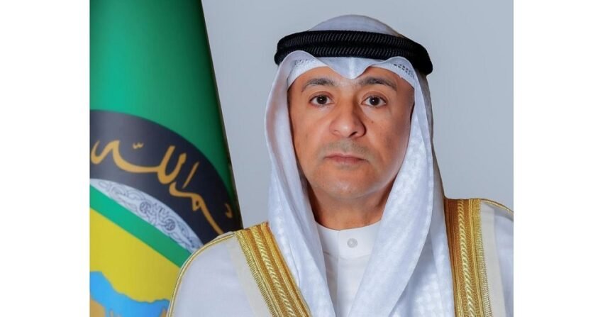 "البديوي" يدين الهجوم الإيراني العدواني على الإمارات باستخدام طائرة مسيرة | نافذة الشرق