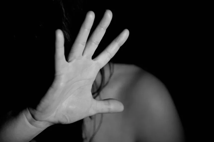 أكثر من نصف الأميركيين ضحايا للعنف | نافذة الشرق أكثر من نصف الأميركيين ضحايا للعنف | نافذة الشرق