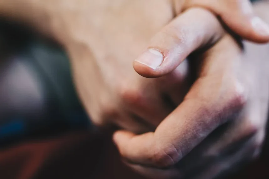 علامة في الأظافر قد تشير إلى الإصابة بأمراض القلب والسرطان | نافذة الشرق